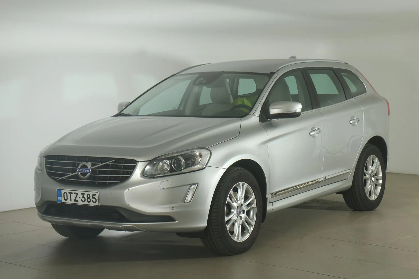 VOLVO XC60 OTZ-385 carousel image