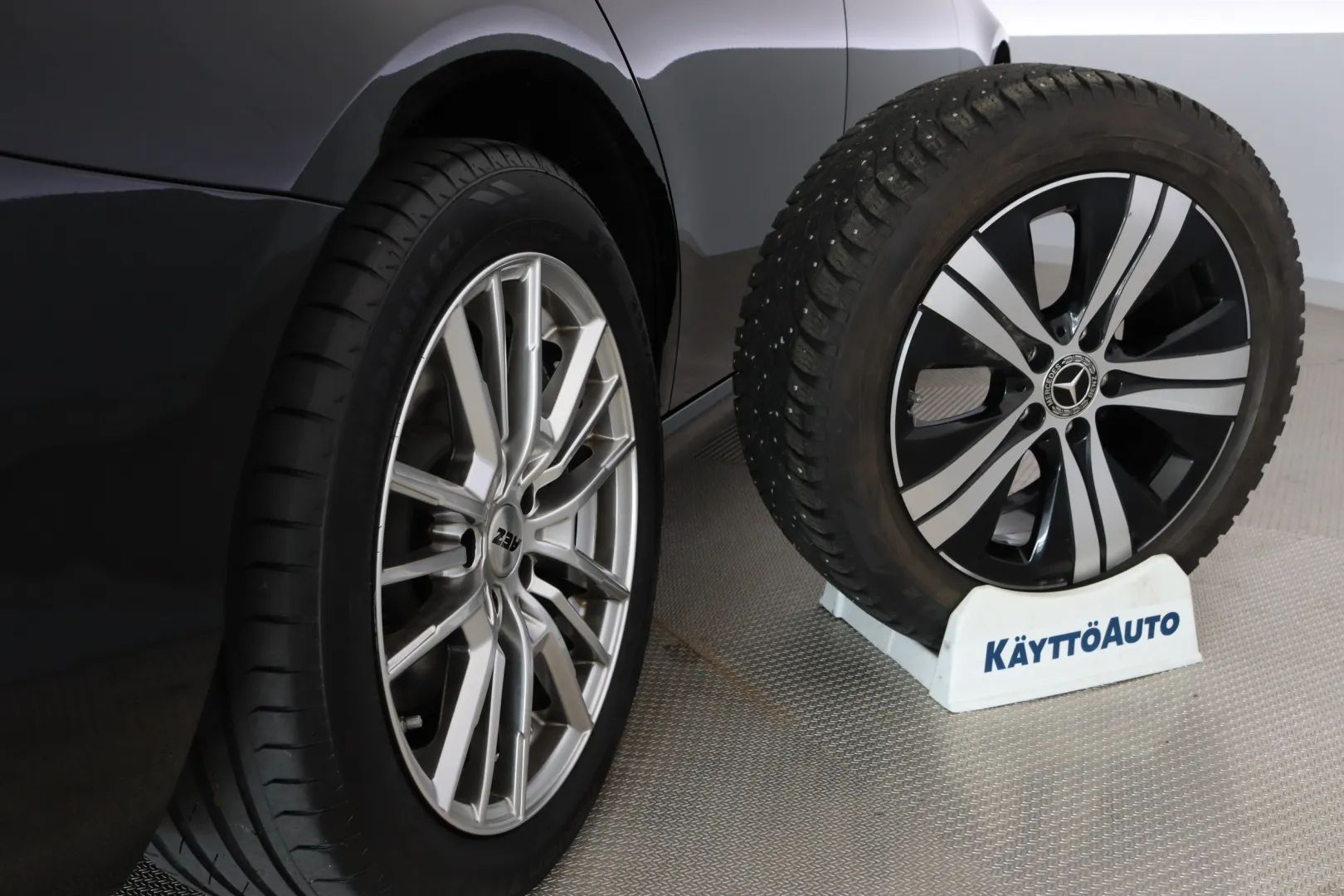 MERCEDES-BENZ C LRA-957 carousel image