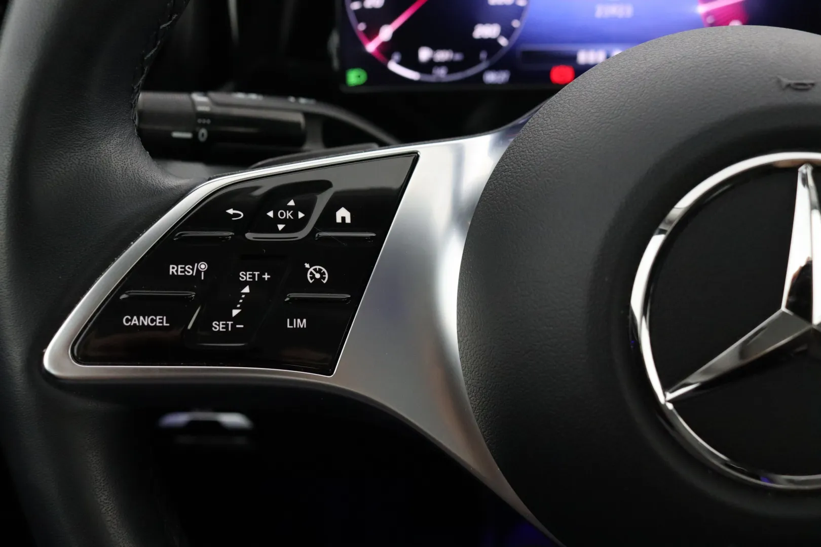 MERCEDES-BENZ C LRA-957 carousel image
