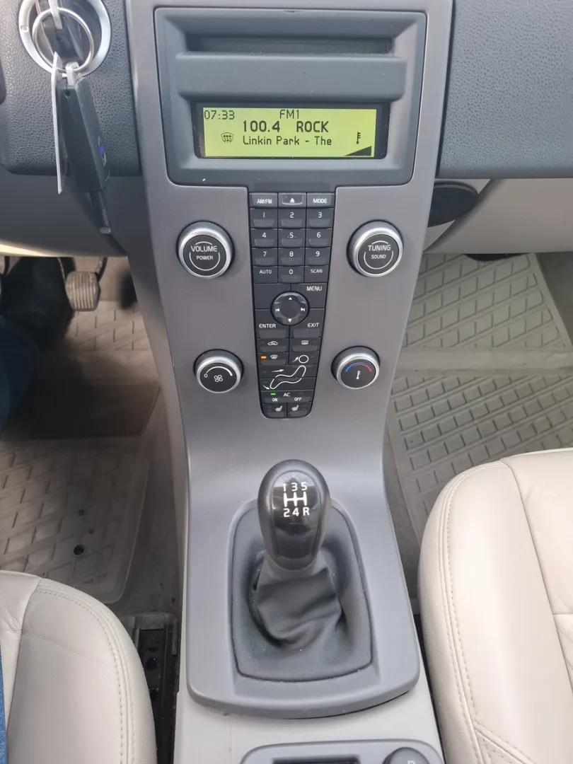 VOLVO C30 BPY-961 carousel image