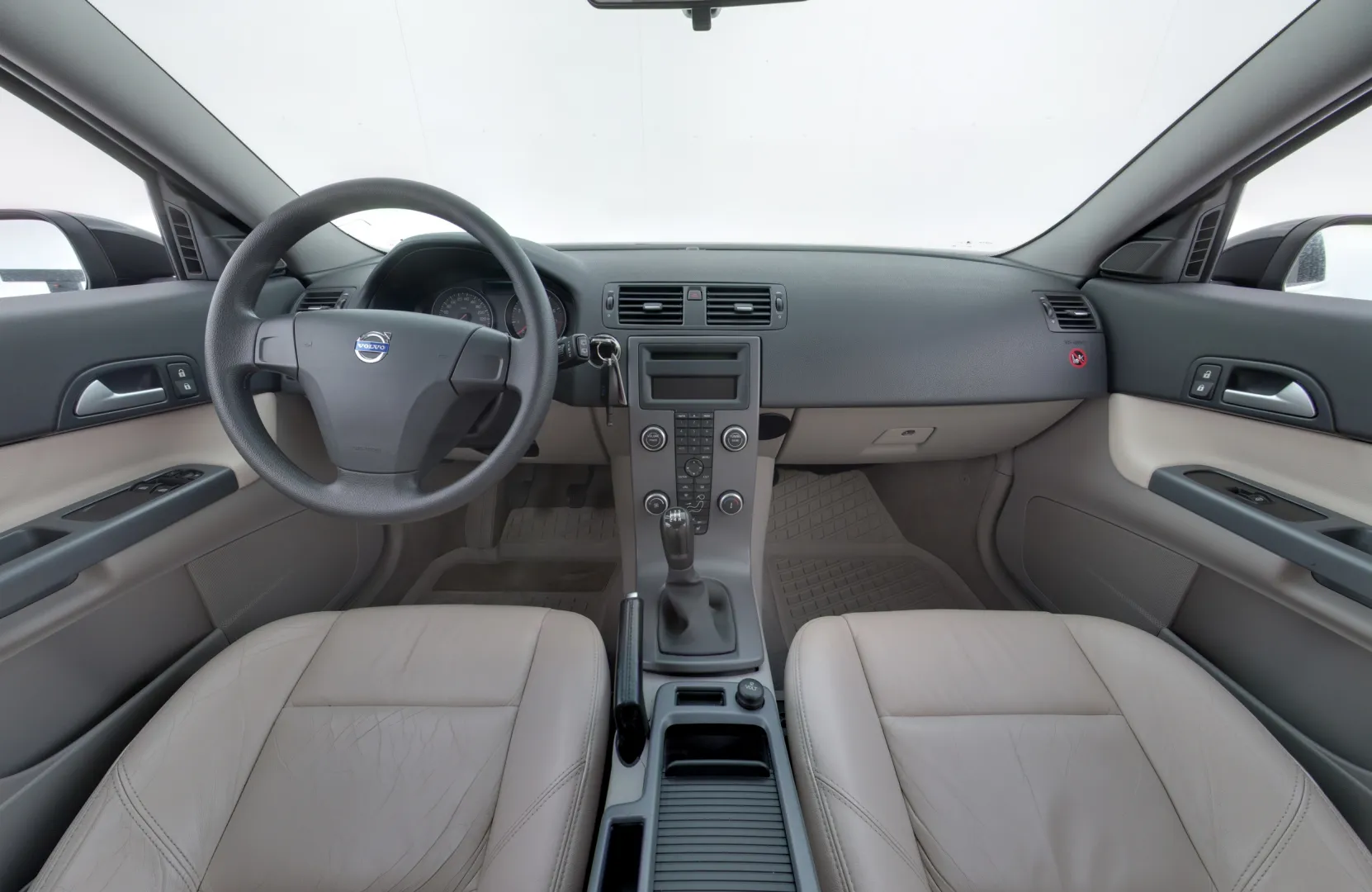 VOLVO C30 BPY-961 carousel image
