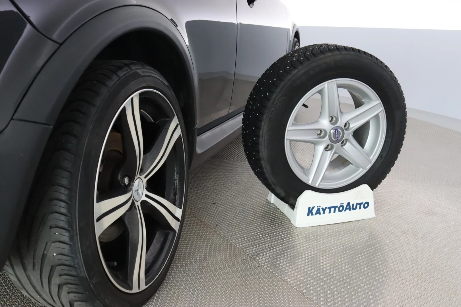 VOLVO C30 BPY-961 carousel image