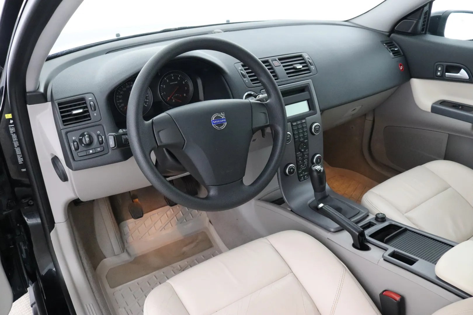 VOLVO C30 BPY-961 carousel image