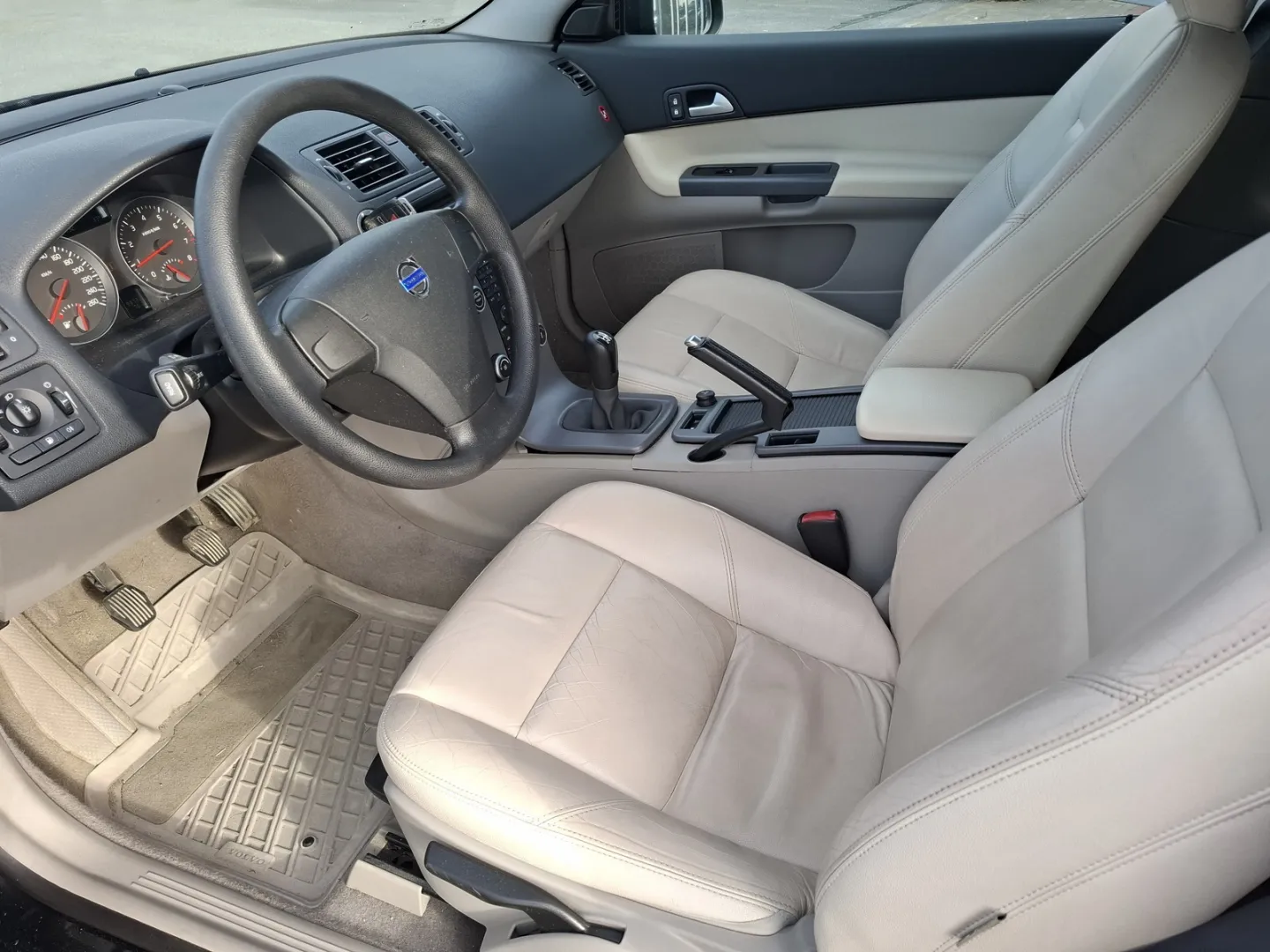 VOLVO C30 BPY-961 carousel image