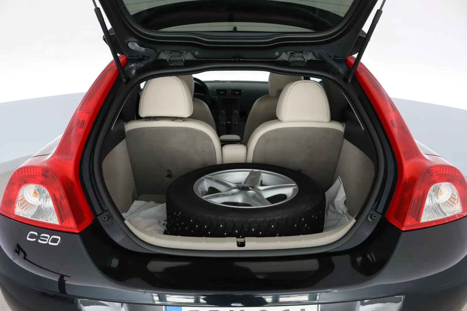 VOLVO C30 BPY-961 carousel image