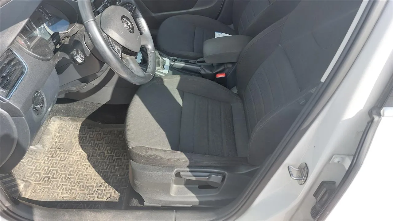 SKODA Octavia FLS-428 carousel image