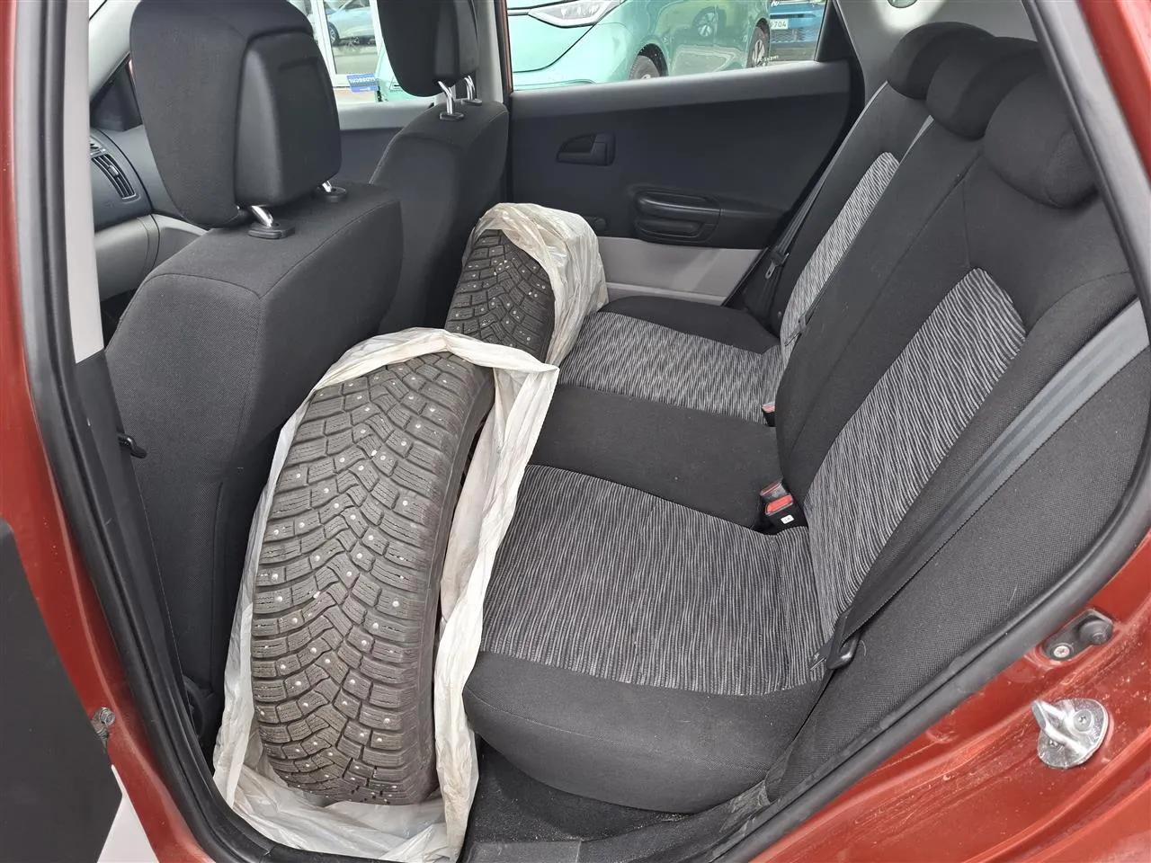 KIA cee'd EHZ-233 carousel image