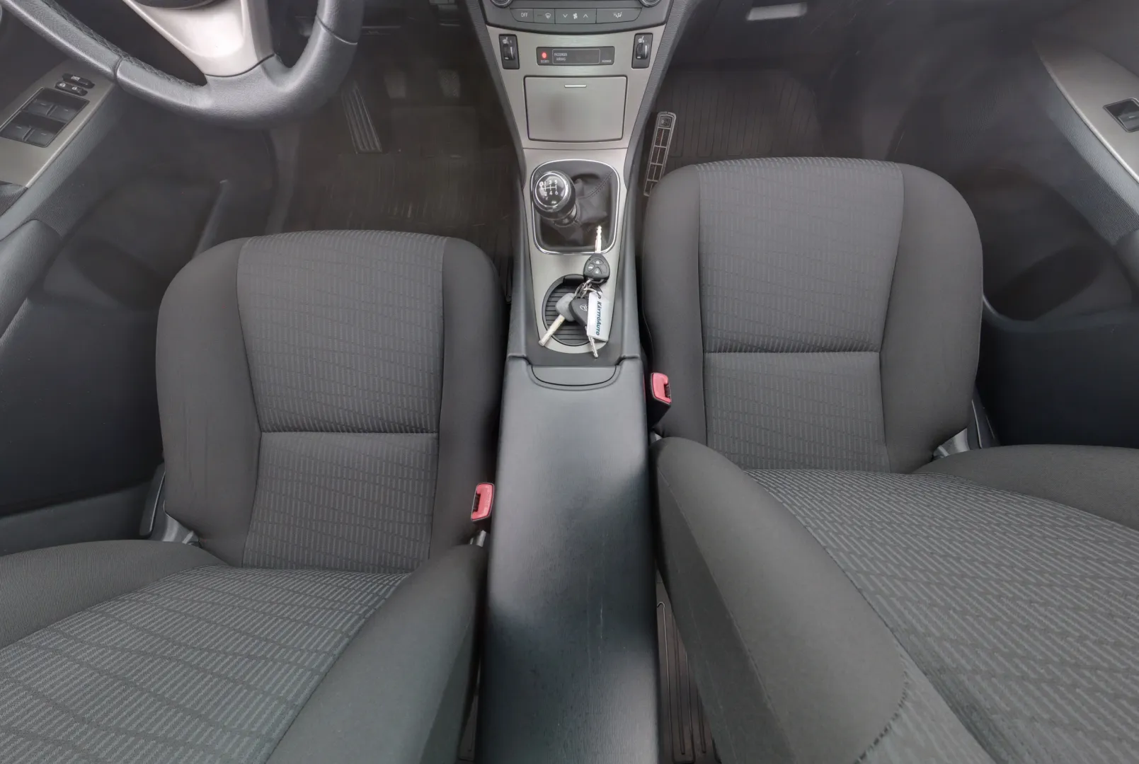 TOYOTA Avensis GIV-640 carousel image