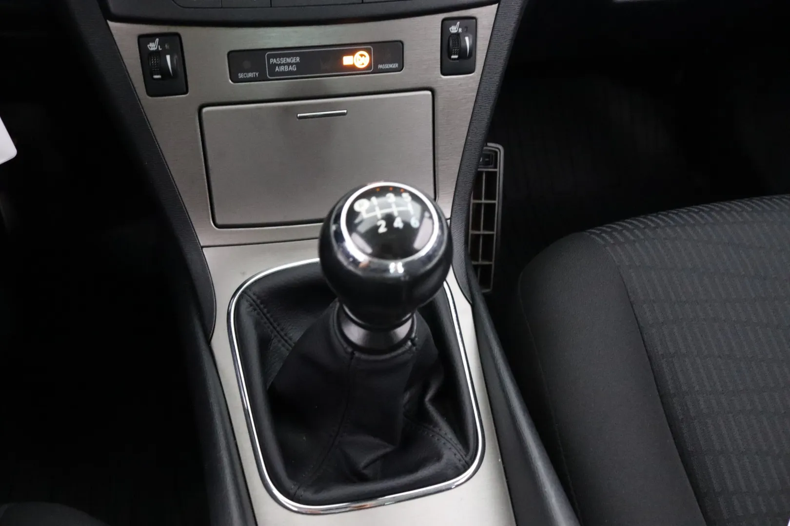 TOYOTA Avensis GIV-640 carousel image