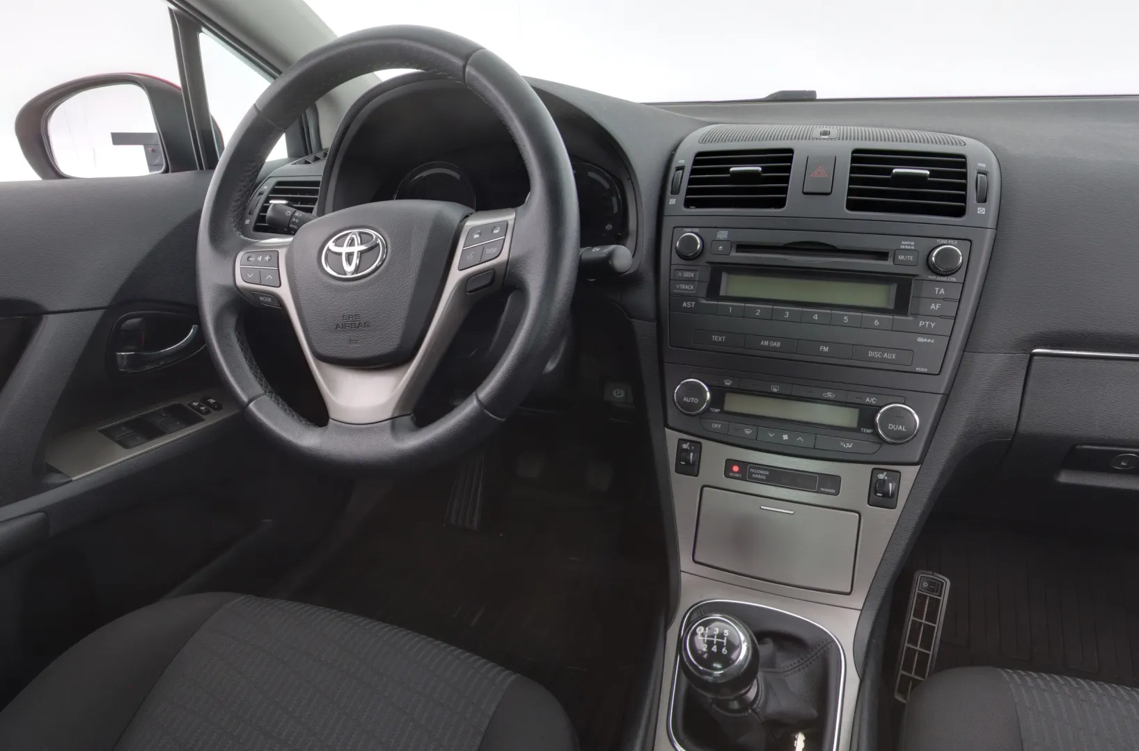 TOYOTA Avensis GIV-640 carousel image