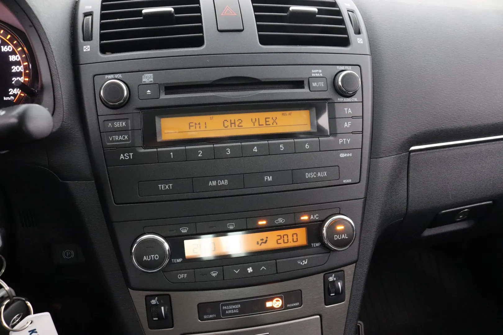 TOYOTA Avensis GIV-640 carousel image