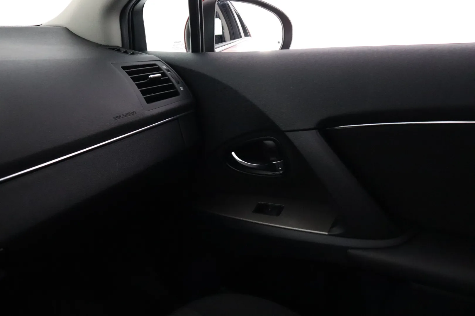 TOYOTA Avensis GIV-640 carousel image