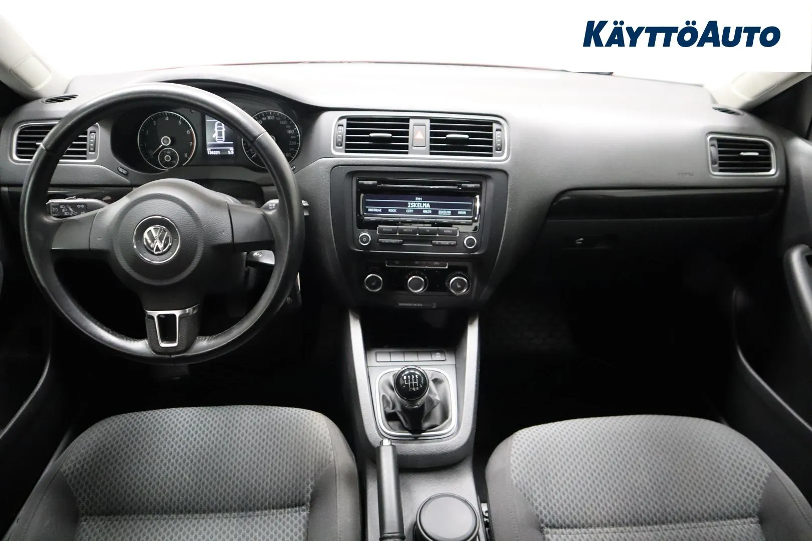 VOLKSWAGEN Jetta UOG-765 carousel image