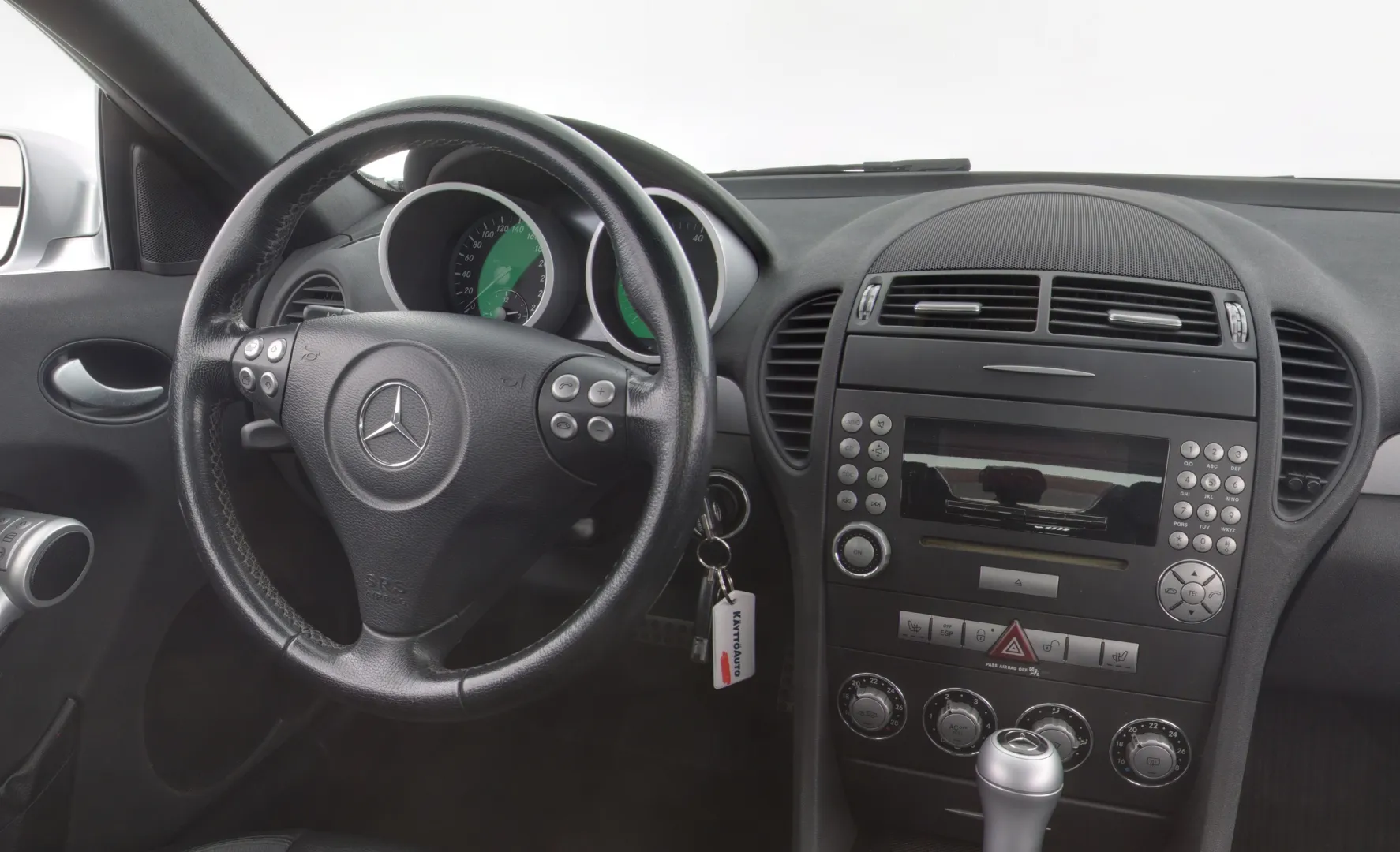 MERCEDES-BENZ SLK GGH-957 carousel image