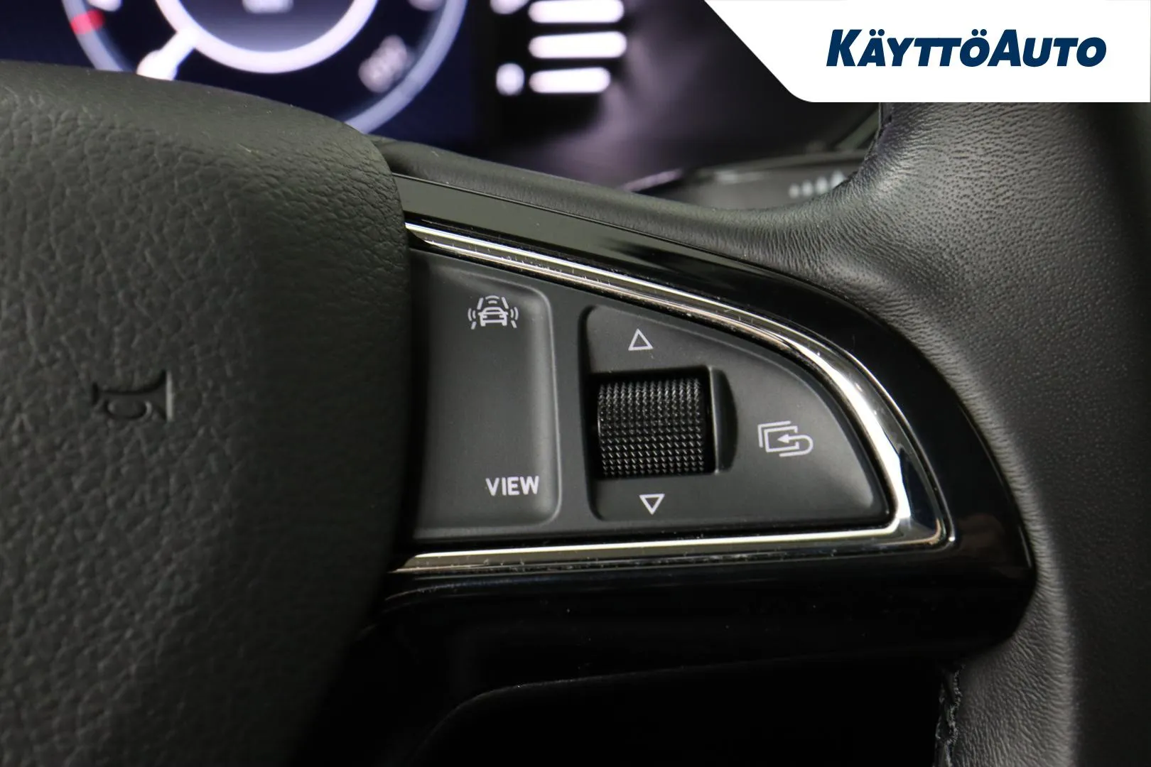 Skoda Superb YXC-621 carousel image