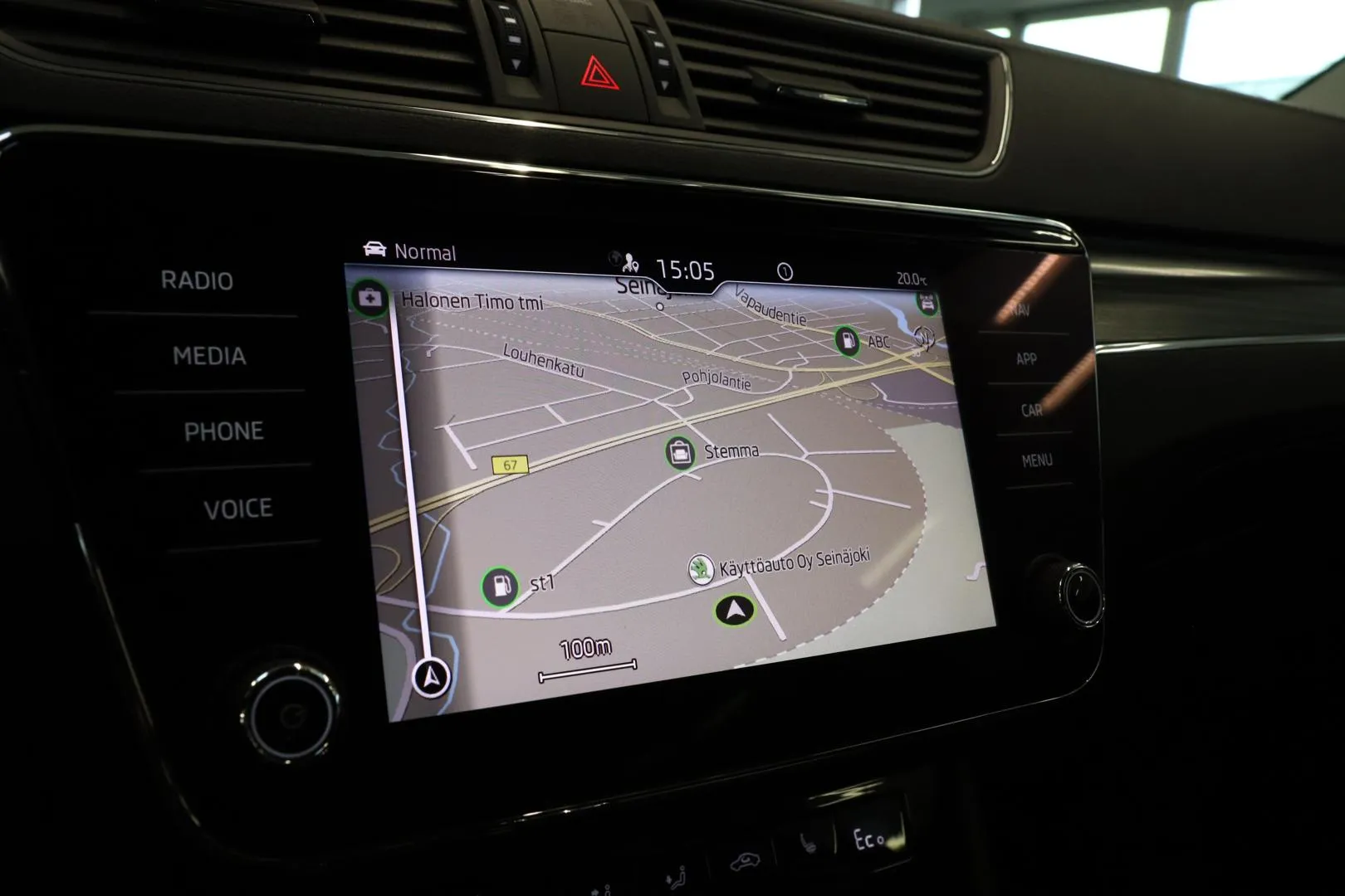 Skoda Superb YXC-621 carousel image