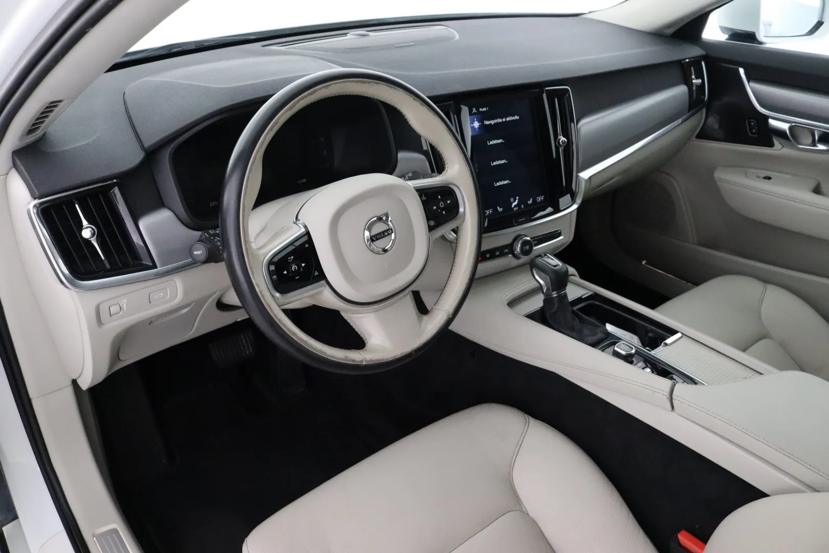 Volvo V90 BXH-792 carousel image