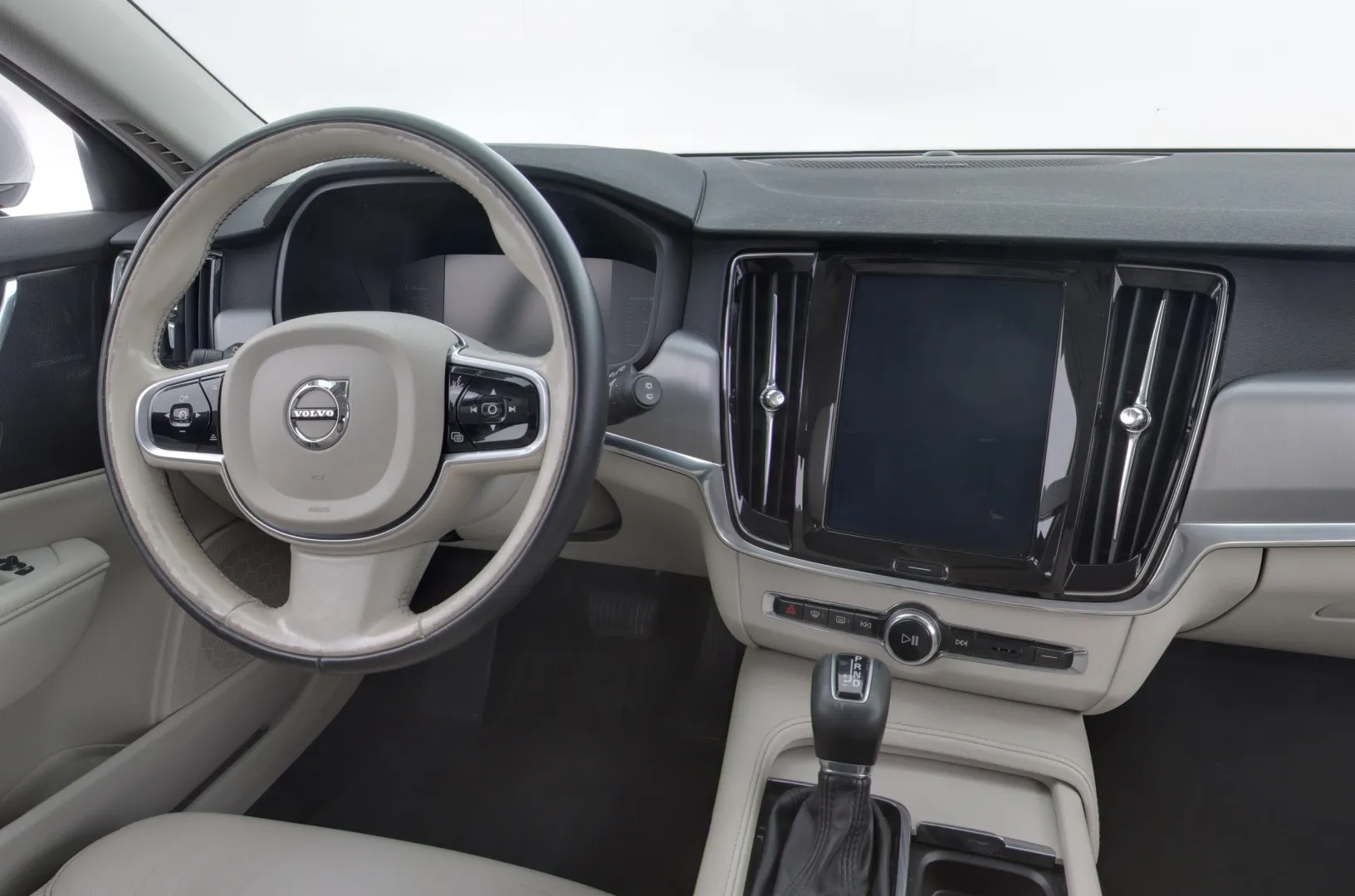 Volvo V90 BXH-792 carousel image