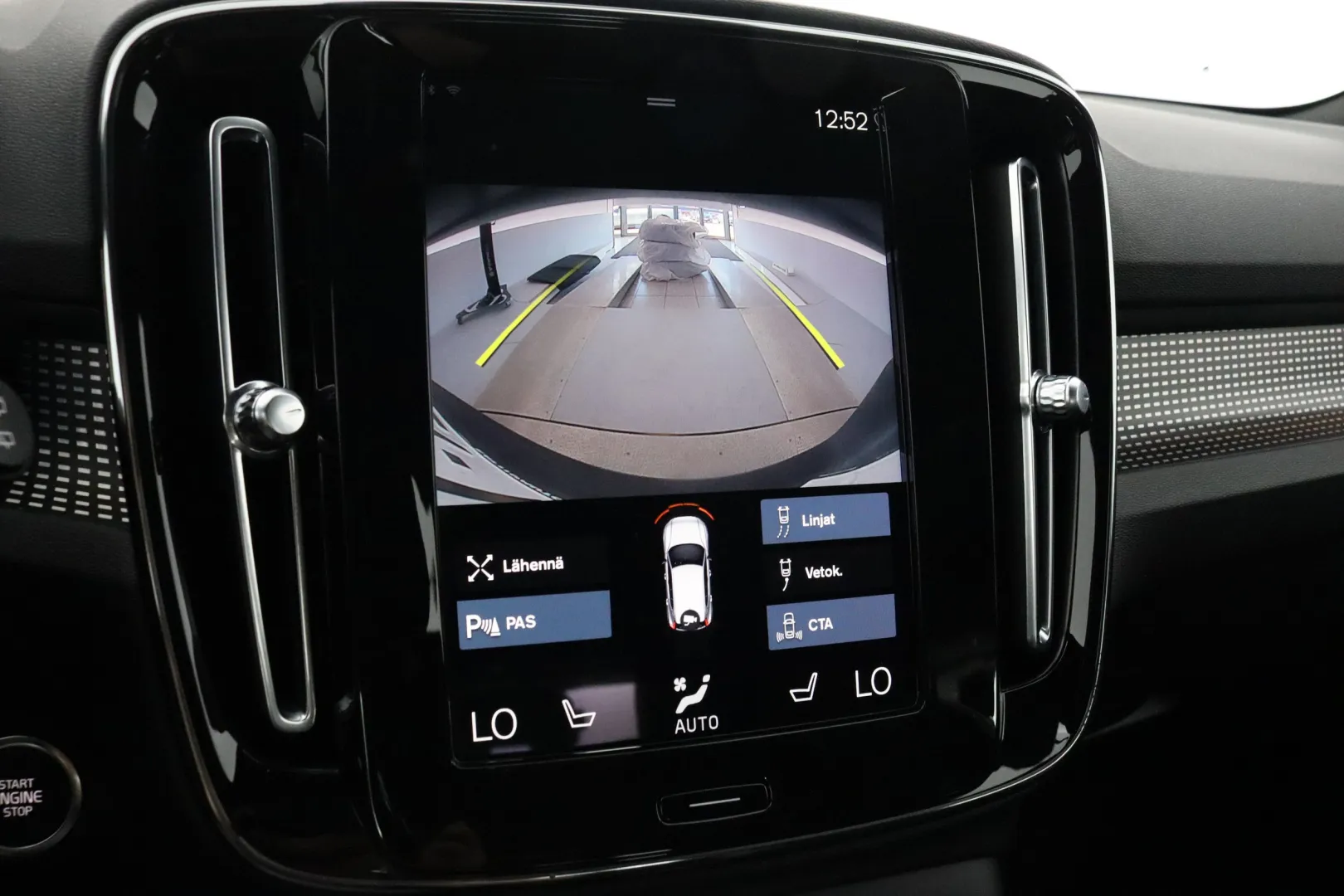 Volvo XC40 GZY-124 carousel image