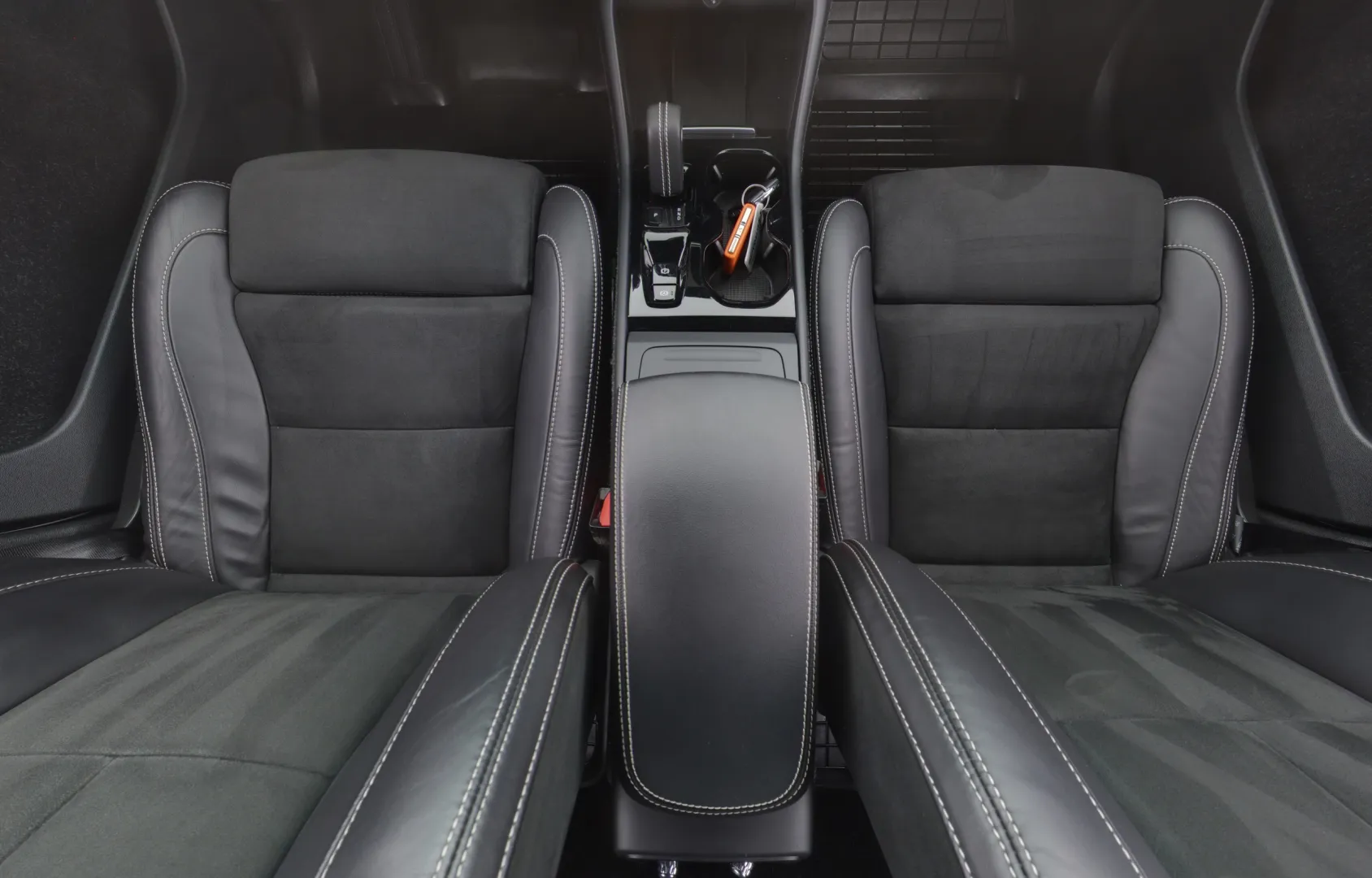 Volvo XC40 GZY-124 carousel image