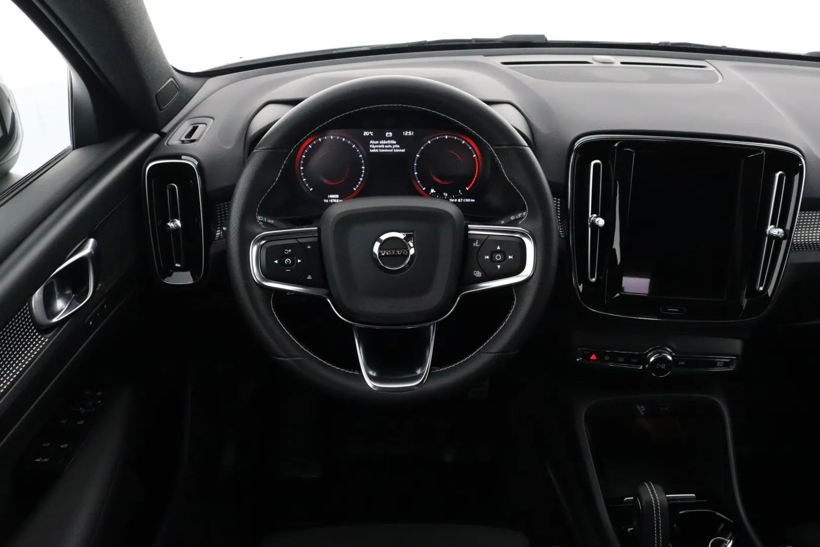Volvo XC40 GZY-124 carousel image