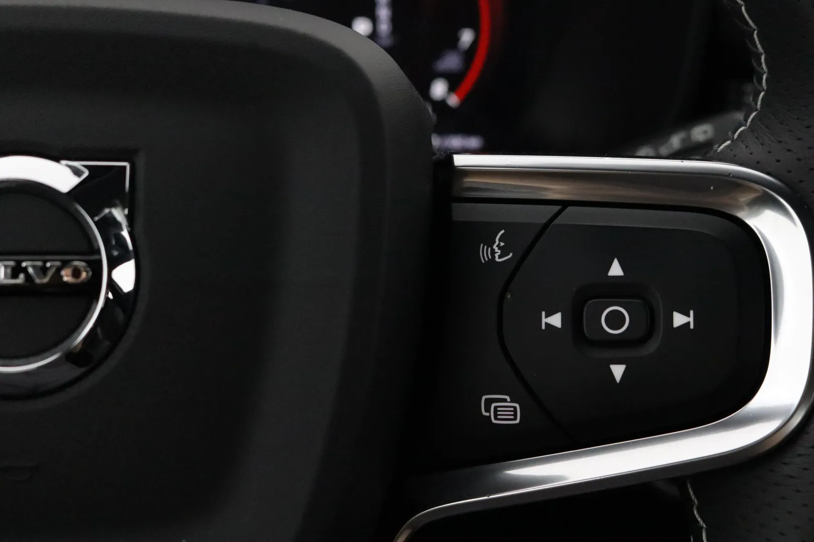 Volvo XC40 GZY-124 carousel image