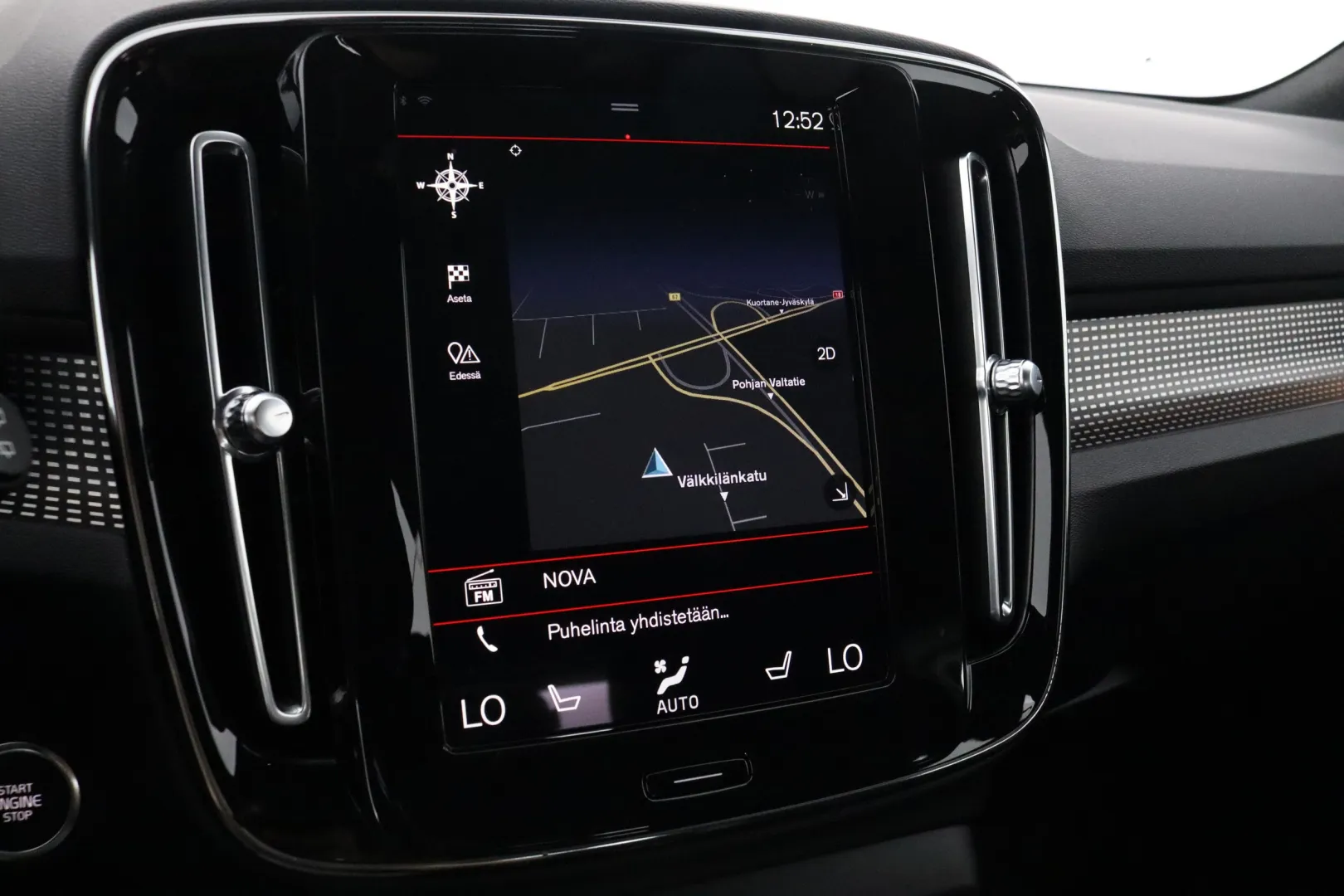 Volvo XC40 GZY-124 carousel image