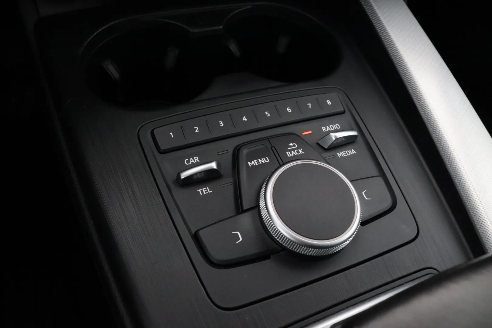 Audi A4 LNK-418 carousel image