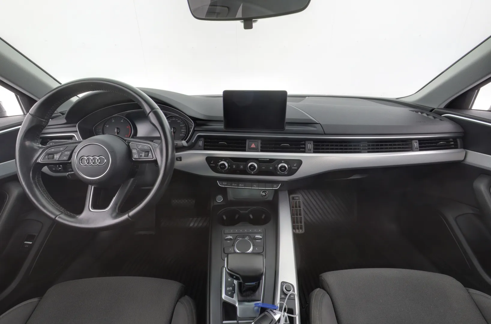 Audi A4 LNK-418 carousel image