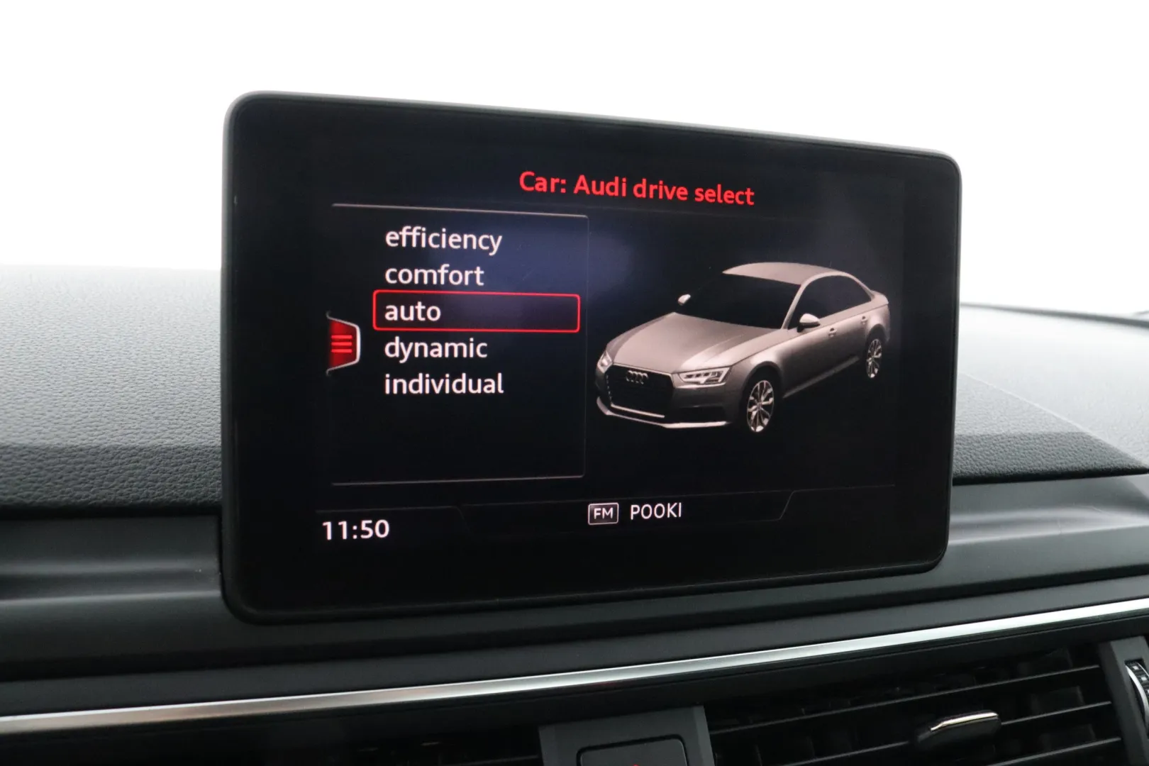 Audi A4 LNK-418 carousel image