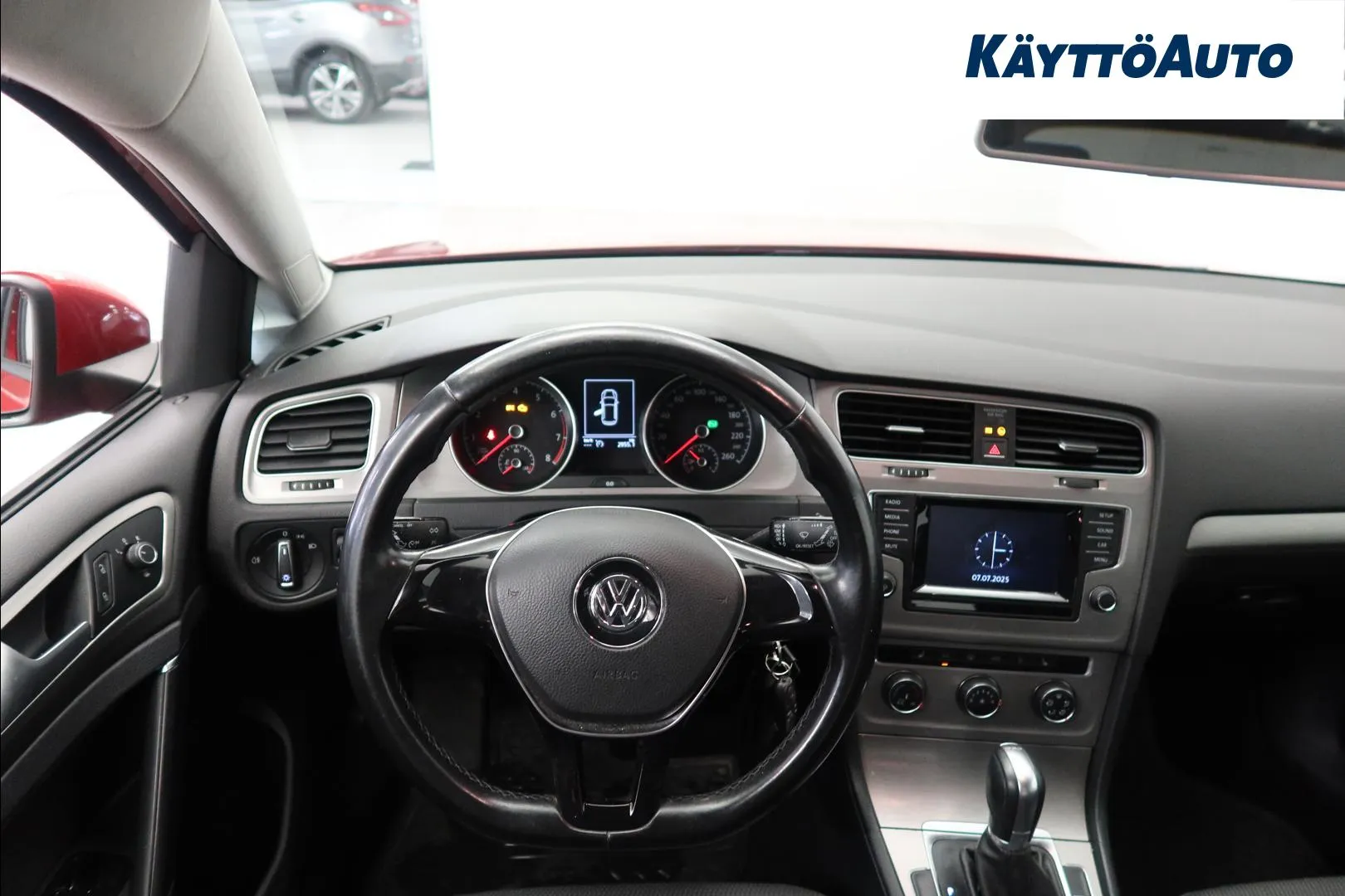 VOLKSWAGEN Golf XNE-895 carousel image