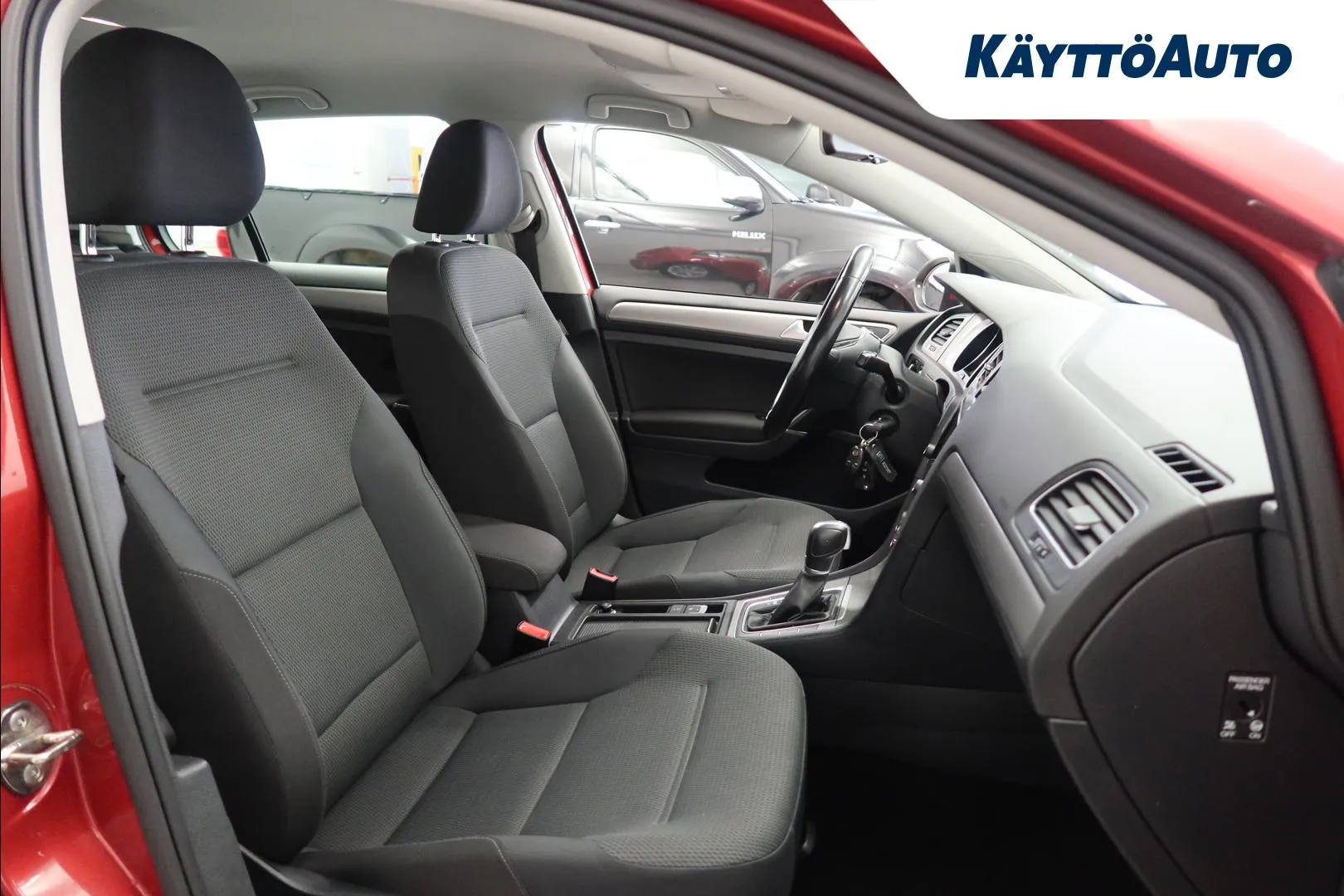VOLKSWAGEN Golf XNE-895 carousel image