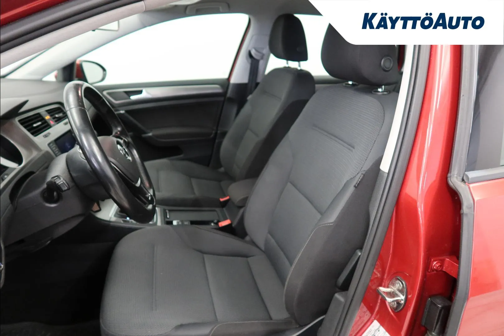 VOLKSWAGEN Golf XNE-895 carousel image
