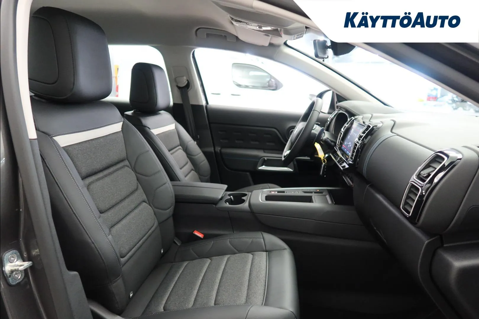 Citroen Hybrid 145 You Limited Autom RXB-373 carousel image