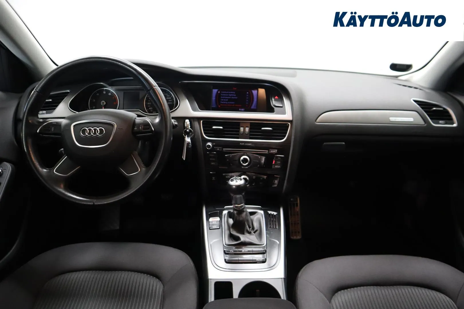 Audi A4 VNZ-269 carousel image