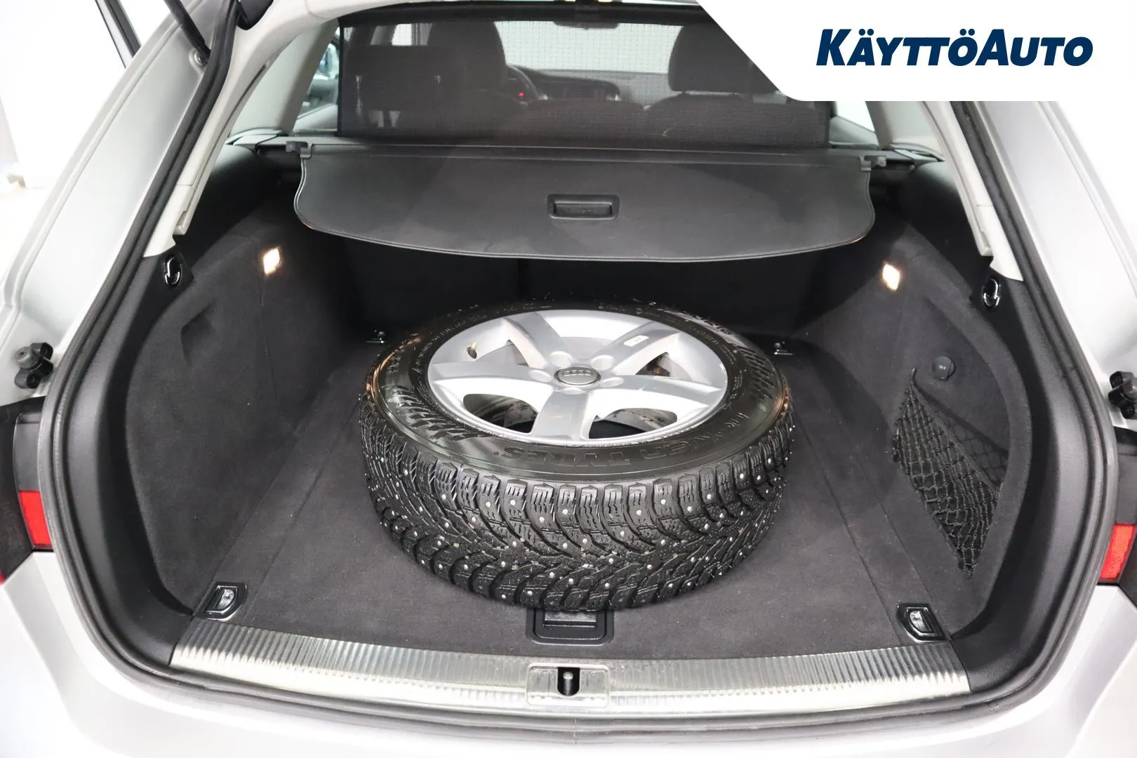 Audi A4 VNZ-269 carousel image