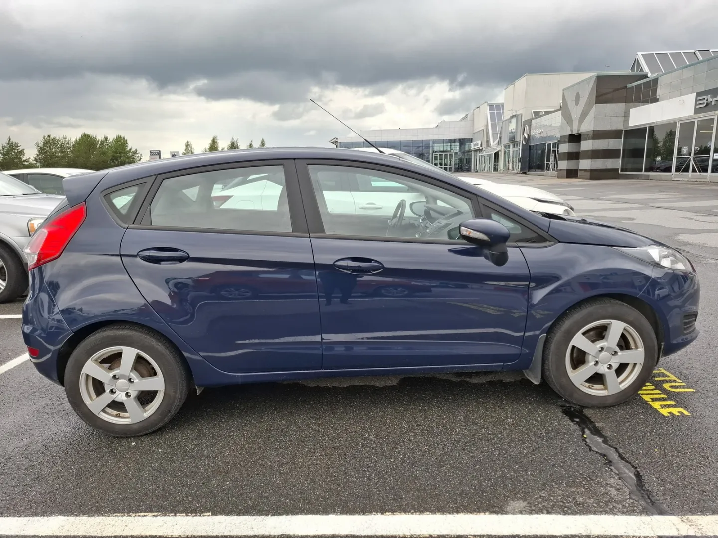 FORD Fiesta LNT-991 carousel image