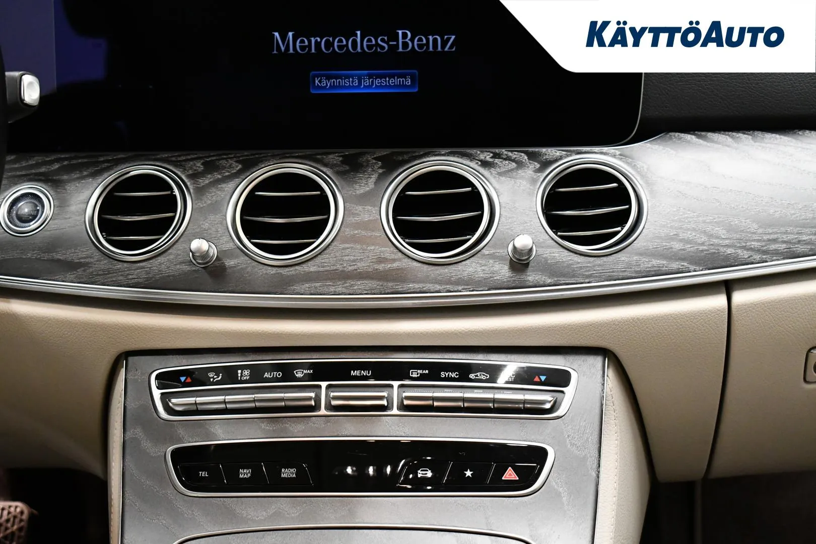 MERCEDES-BENZ E IZI-131 carousel image