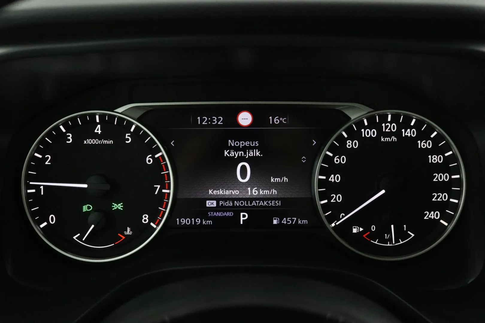 NISSAN Qashqai FPF-121 carousel image
