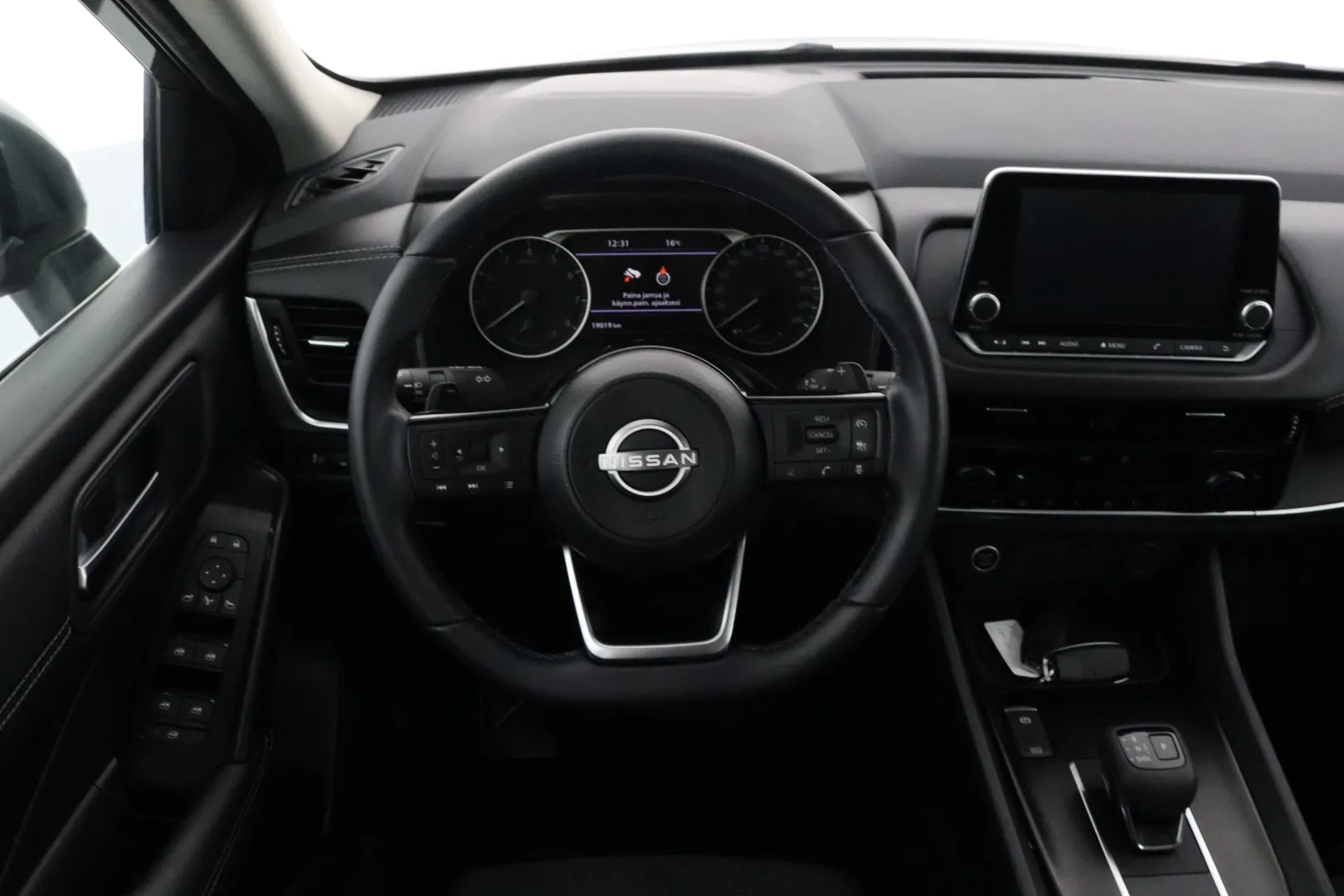 NISSAN Qashqai FPF-121 carousel image