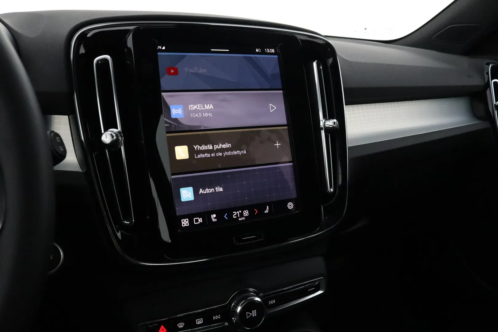 VOLVO XC40 CRV-155 carousel image