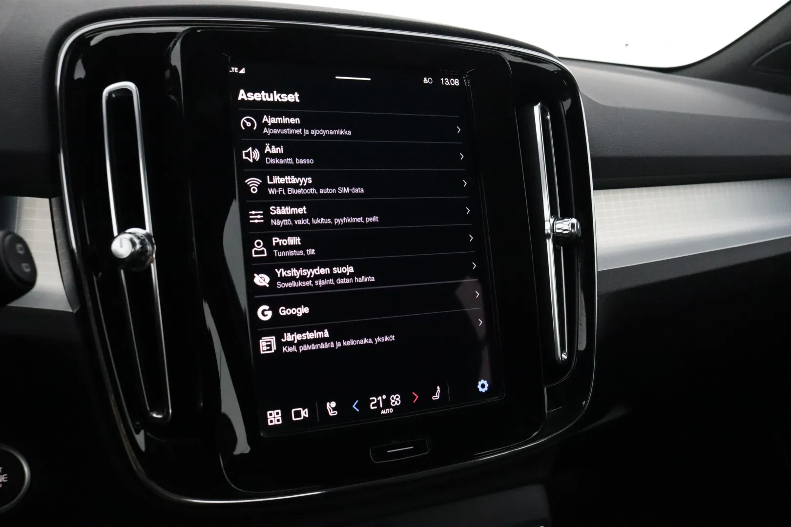 VOLVO XC40 CRV-155 carousel image