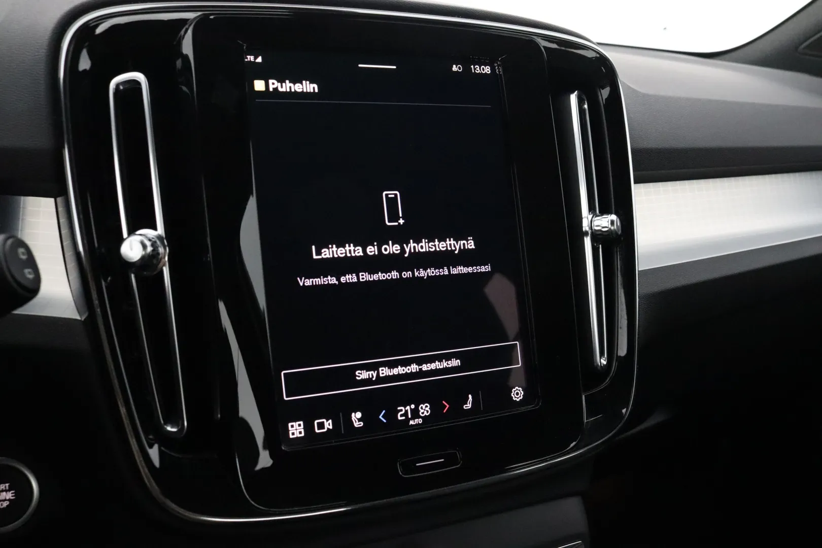 VOLVO XC40 CRV-155 carousel image