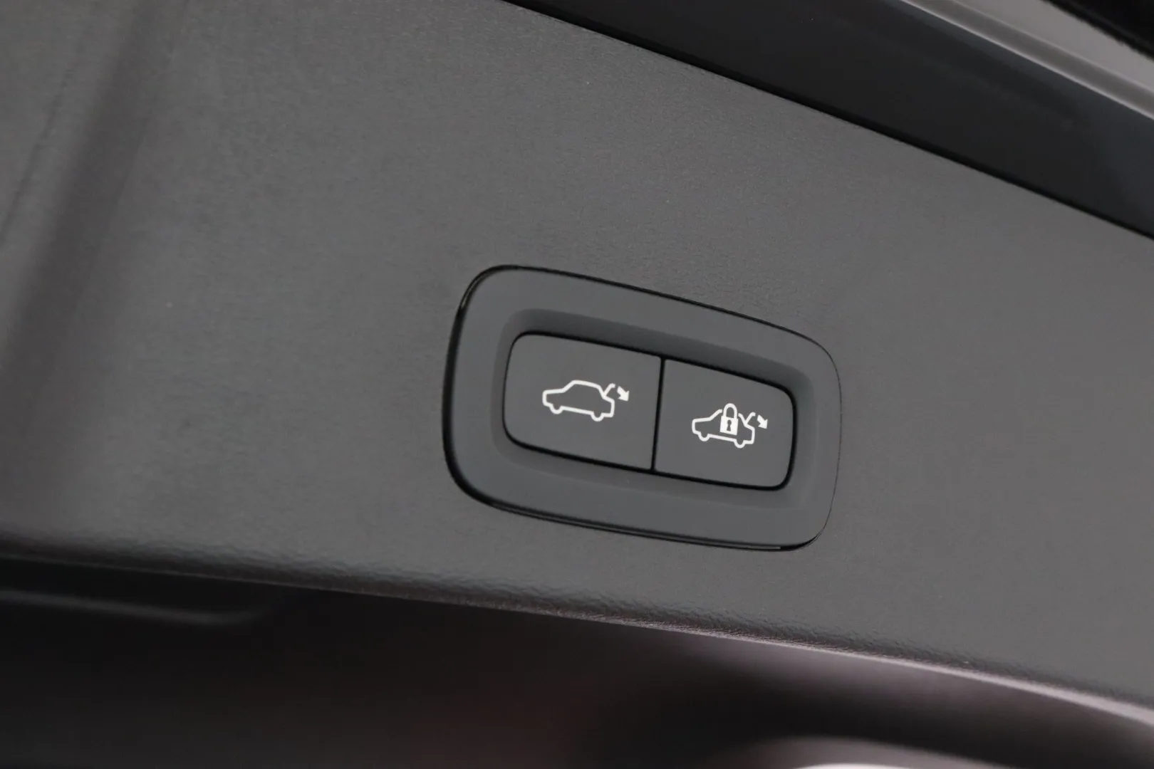 VOLVO XC40 CRV-155 carousel image