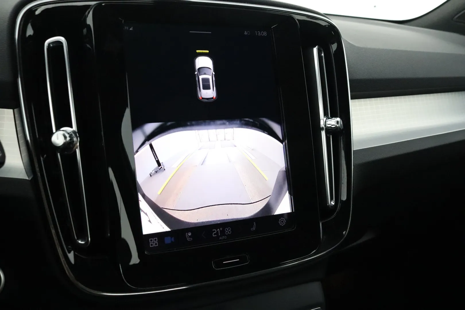 VOLVO XC40 CRV-155 carousel image