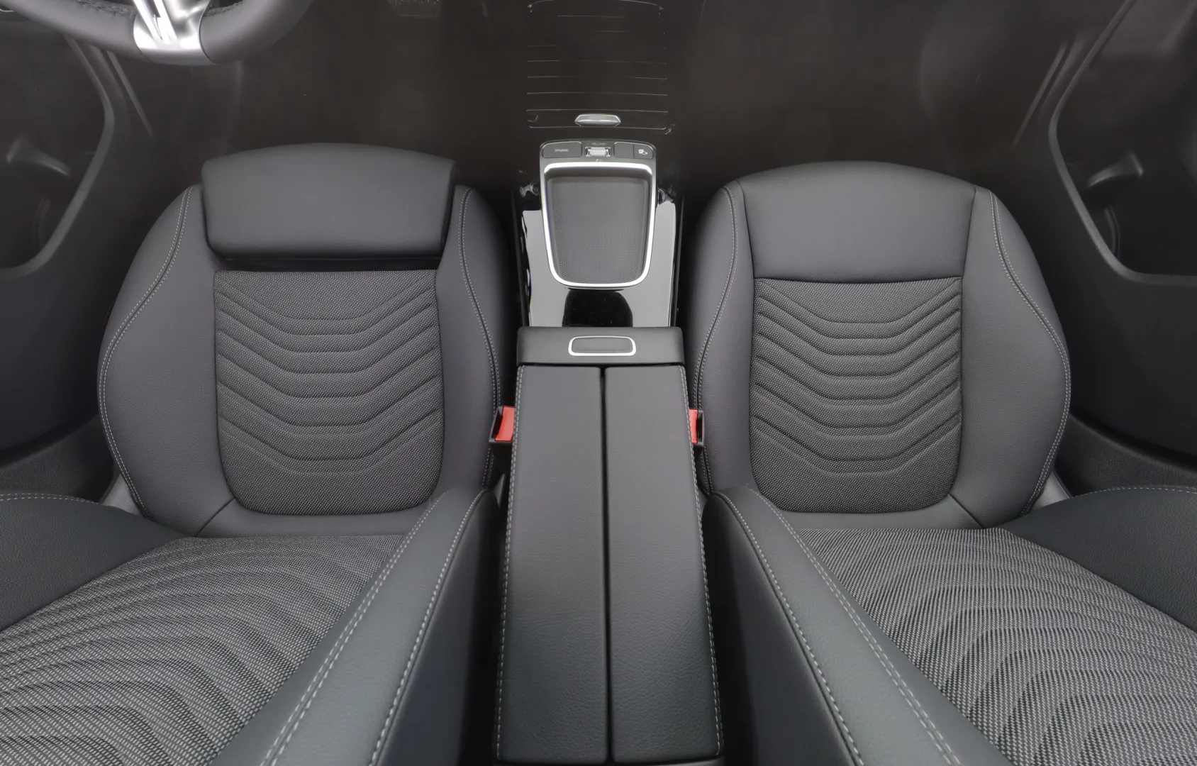 Mercedes-Benz CLA XTK-831 carousel image