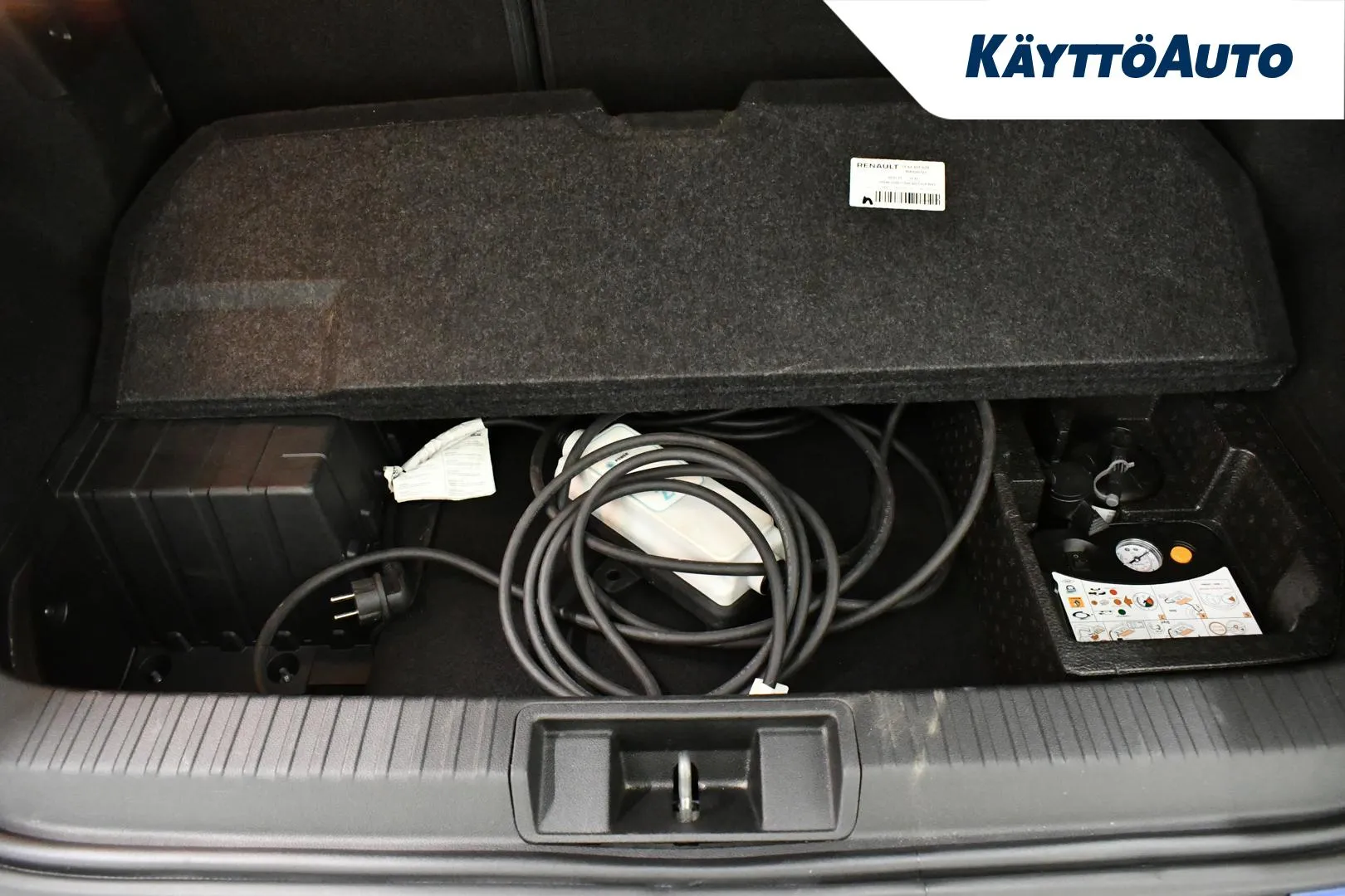 RENAULT Captur ESS-728 carousel image