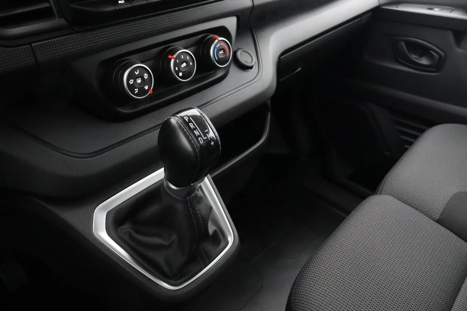 RENAULT Trafic JML-843 carousel image