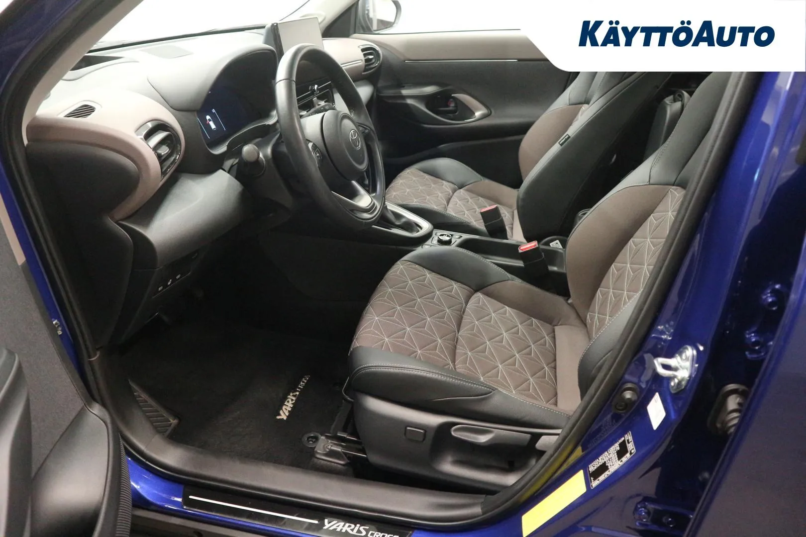 TOYOTA Yaris Cross MRB-629 carousel image
