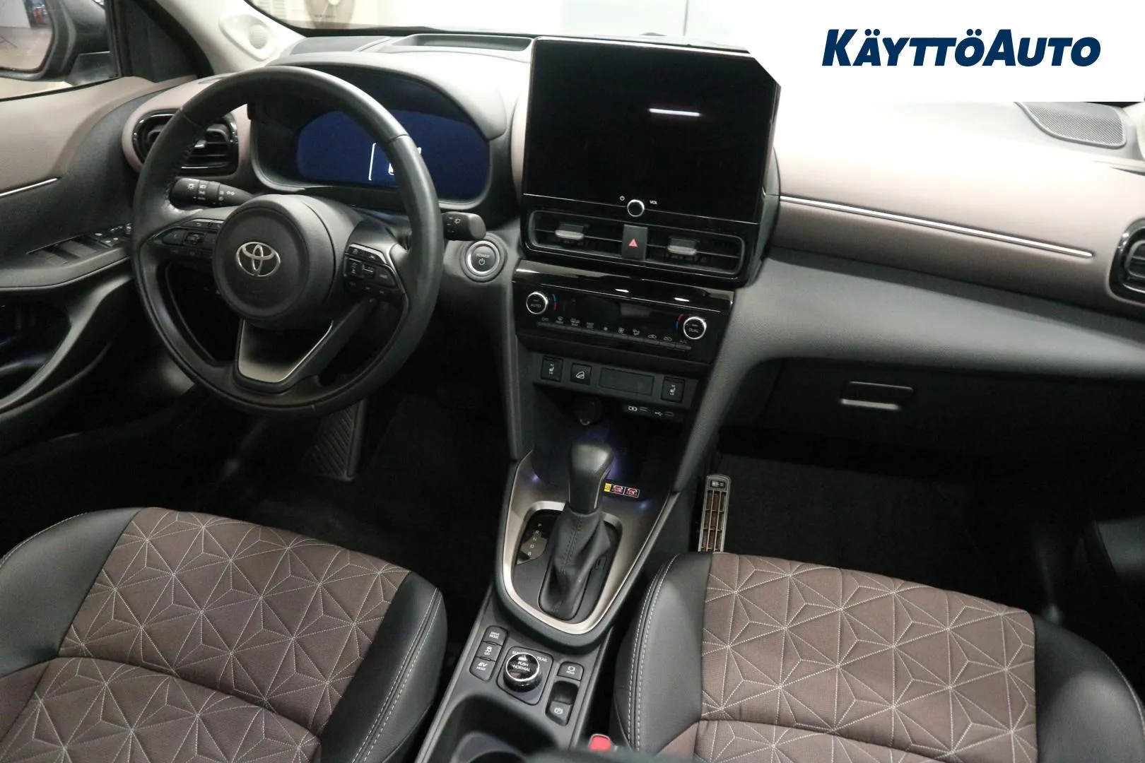 TOYOTA Yaris Cross MRB-629 carousel image